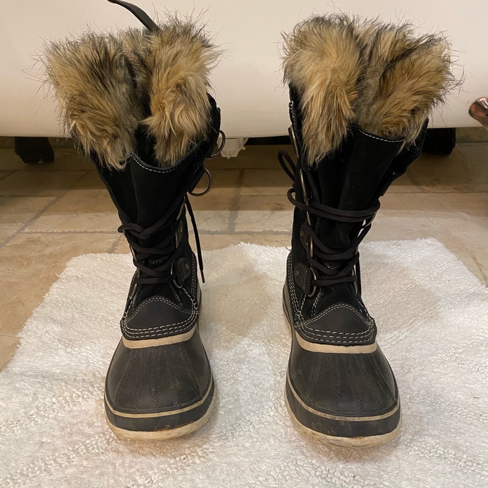 Winter women’s boots - Picture 1 of 4
